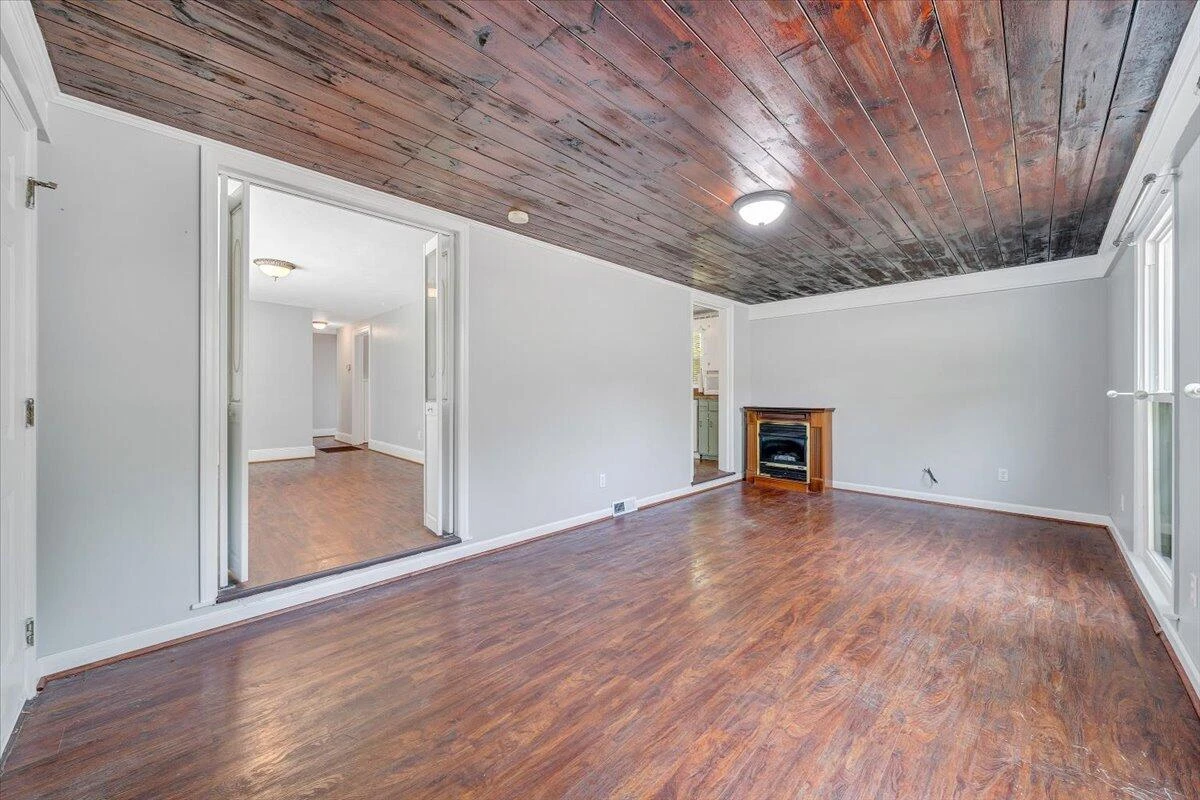 130 East ST - Photo 7