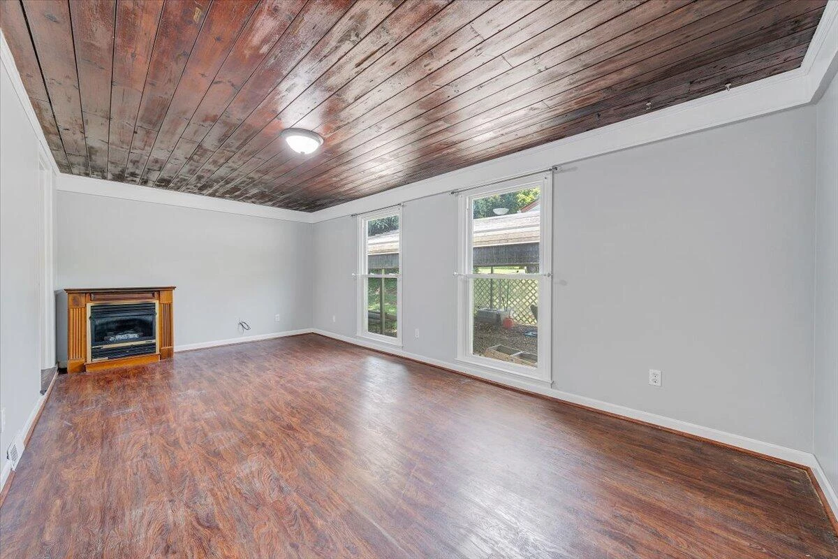 130 East ST - Photo 8