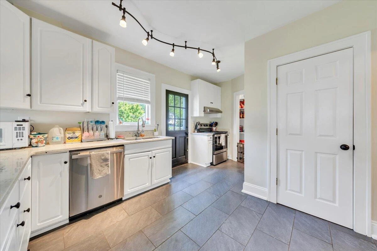 5877 Buckland Mill RD - Photo 10