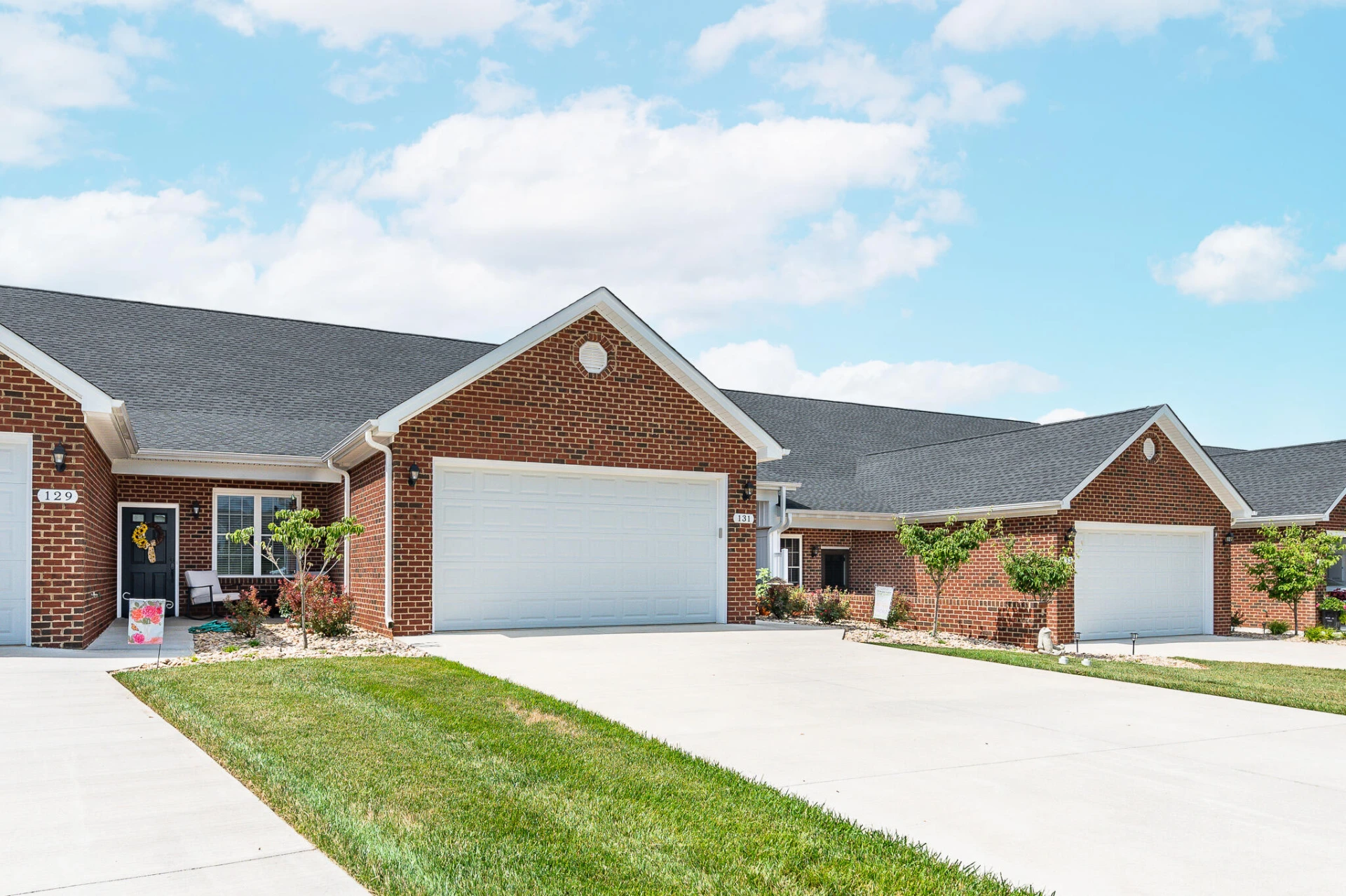 131 Villa Oak CIR - Photo 2
