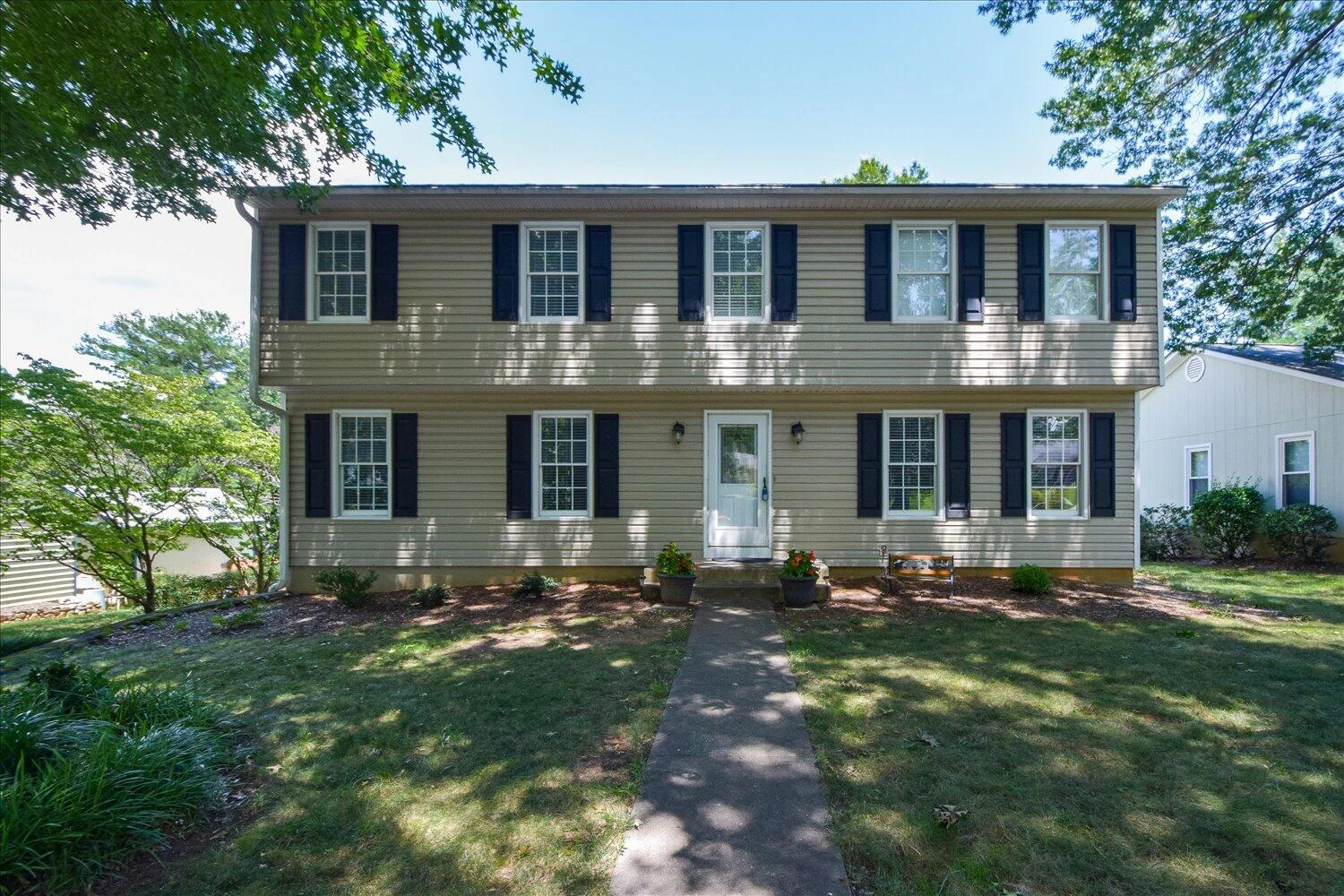 1912 Stone Mill DR