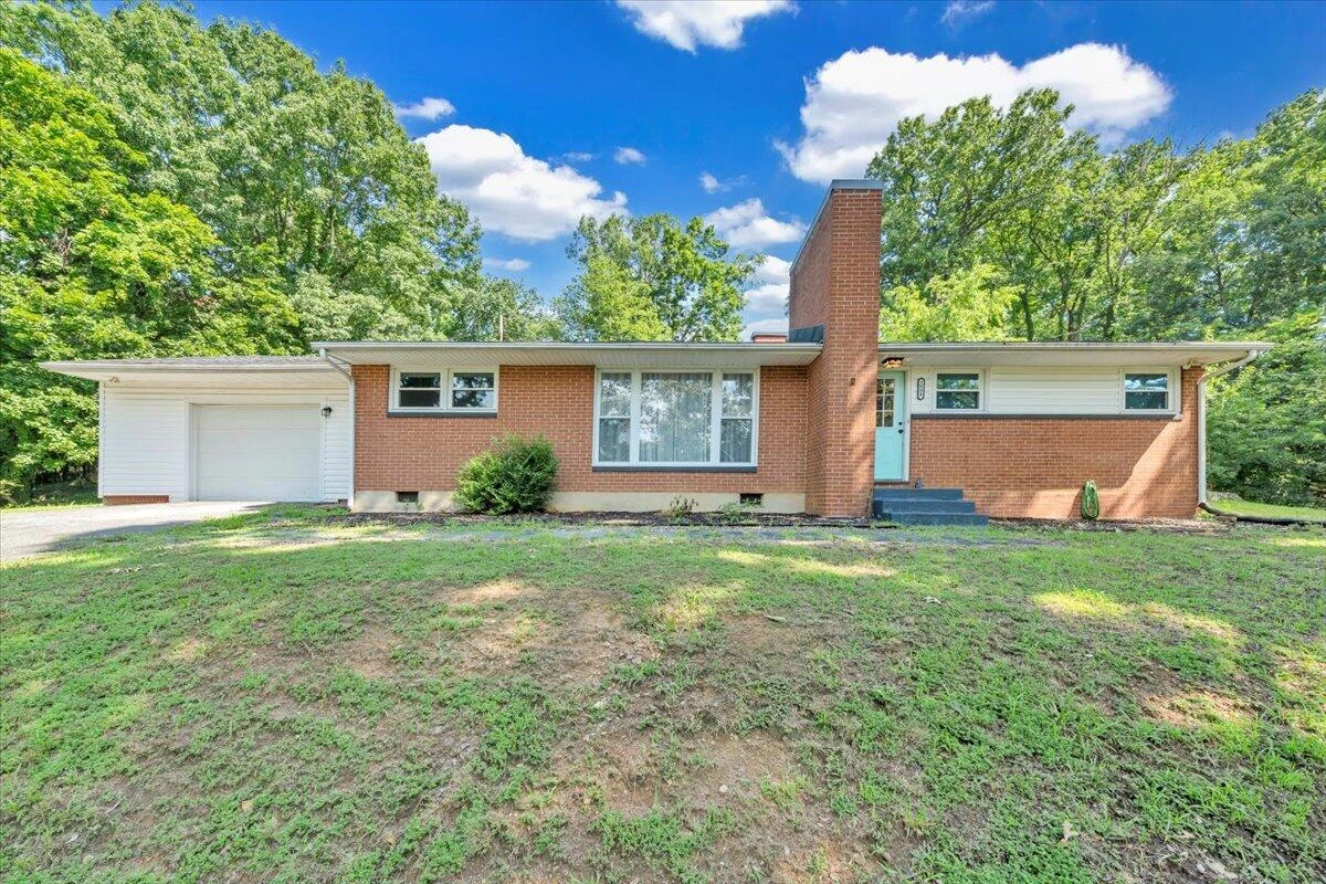 1008 Glenn Ridge RD NW