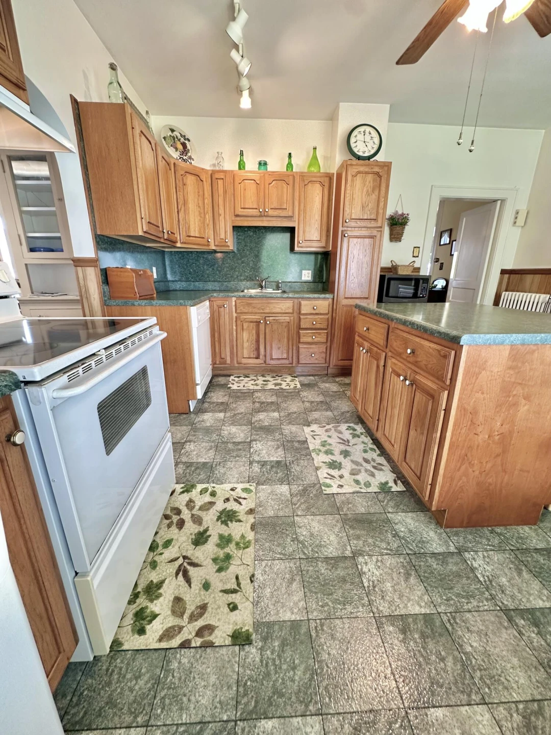 932 McCormick BLVD - Photo 33