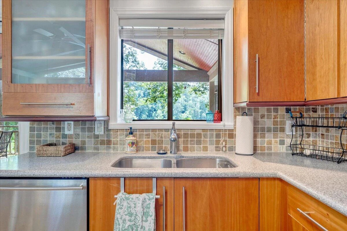 112 Crescent LN - Photo 20