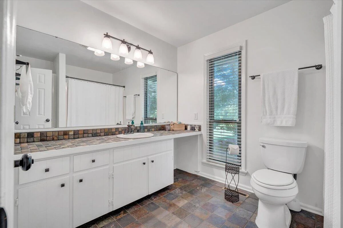 112 Crescent LN - Photo 25