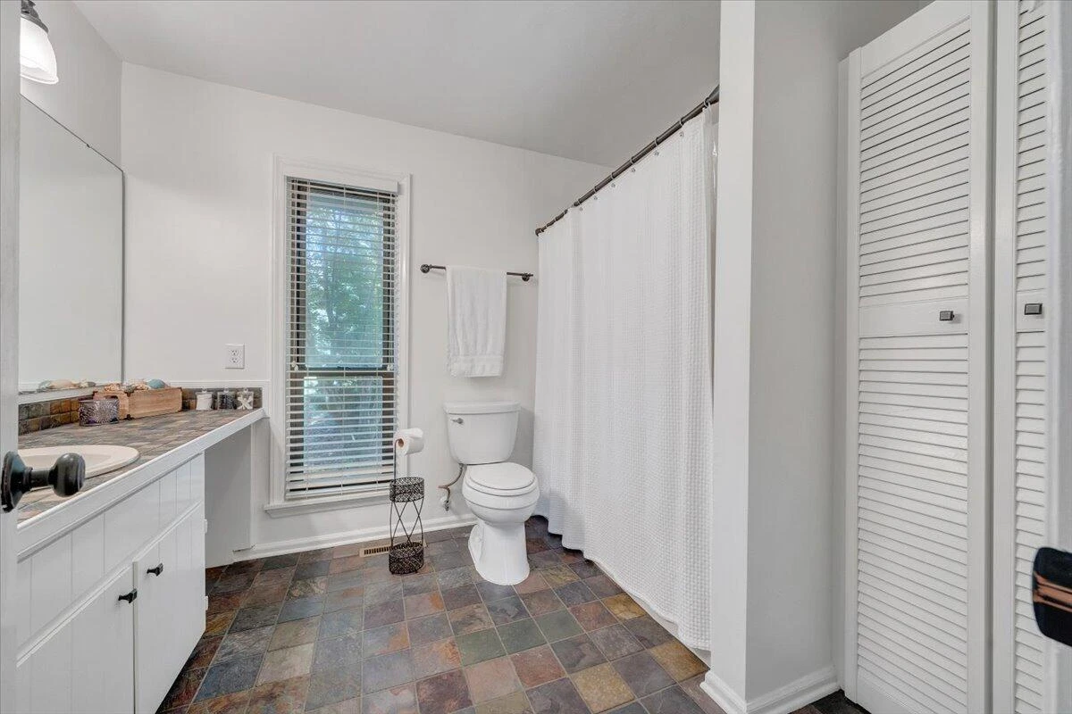 112 Crescent LN - Photo 26