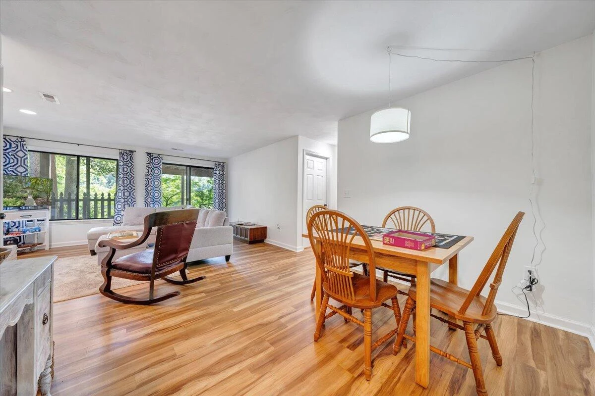 112 Crescent LN - Photo 27