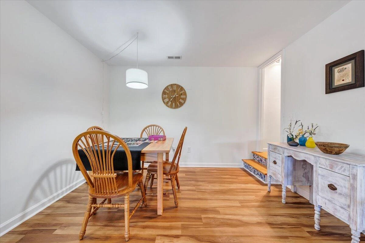 112 Crescent LN - Photo 34