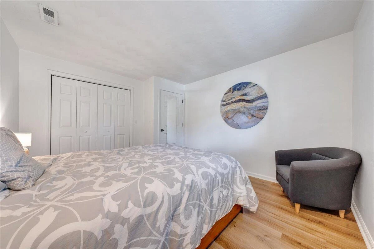 112 Crescent LN - Photo 38