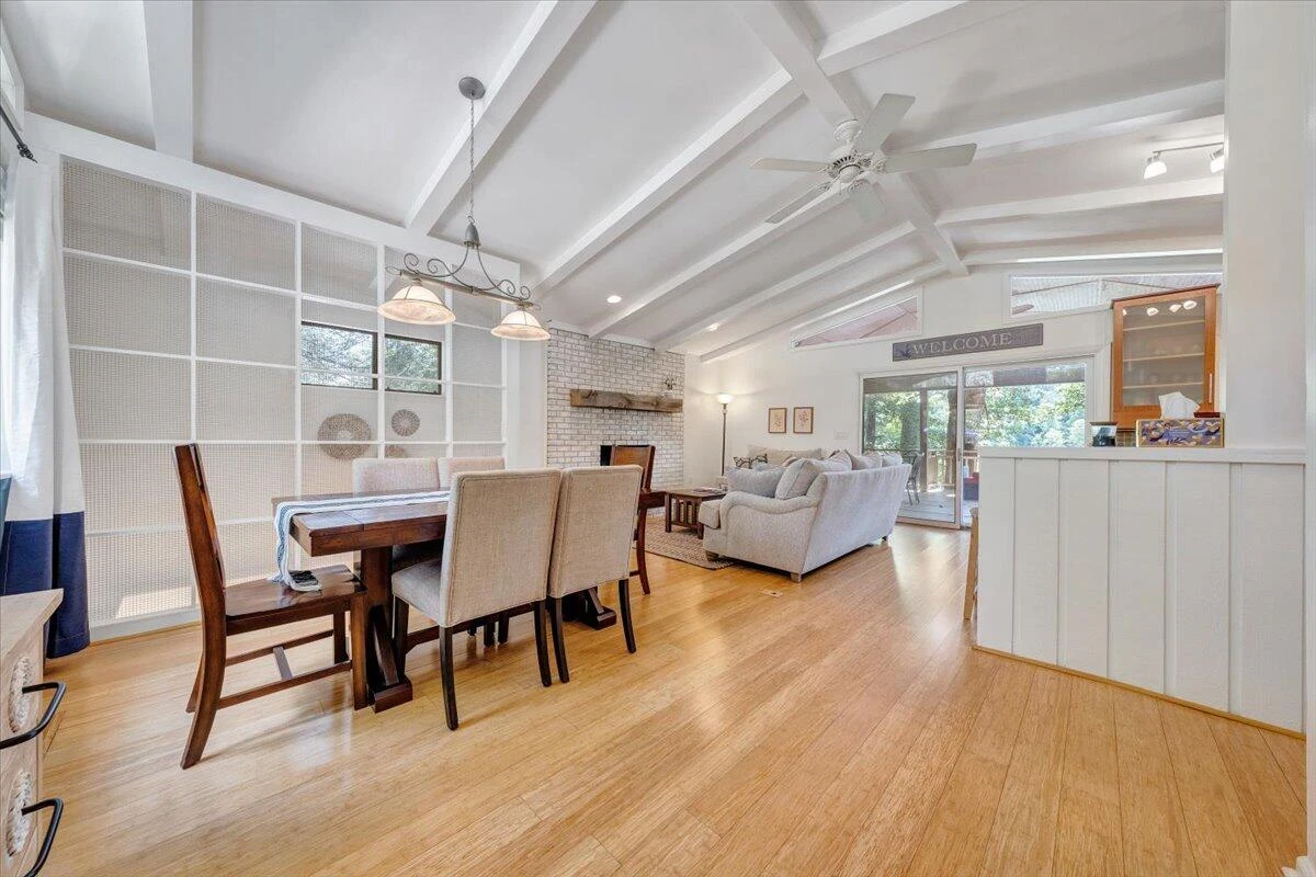 112 Crescent LN - Photo 7