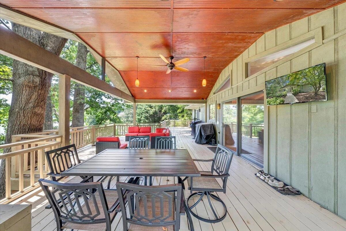 112 Crescent LN - Photo 44