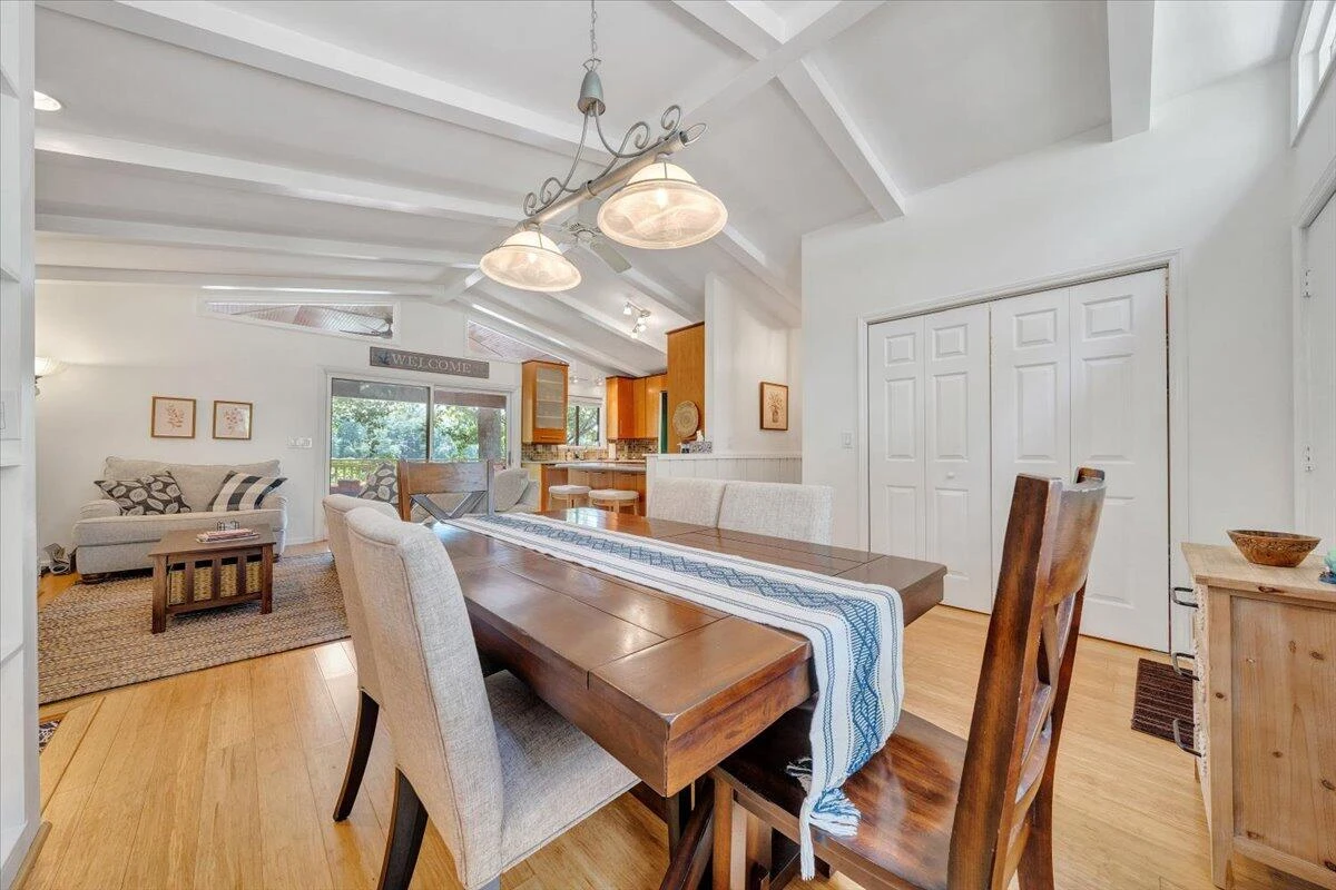 112 Crescent LN - Photo 8