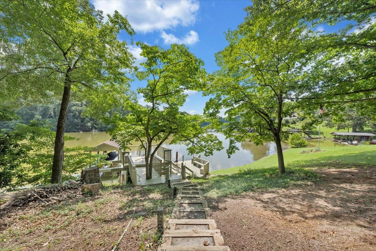 112 Crescent LN - Photo 54