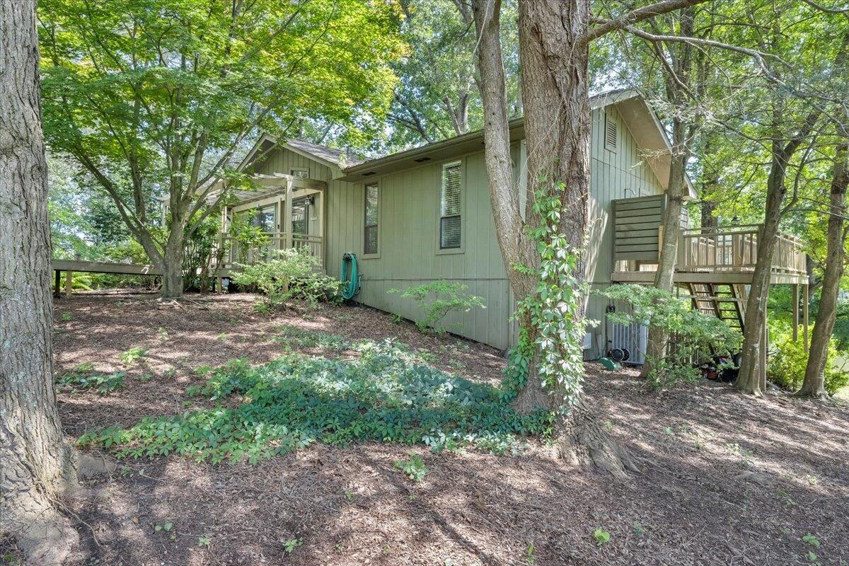 112 Crescent LN - Photo 68