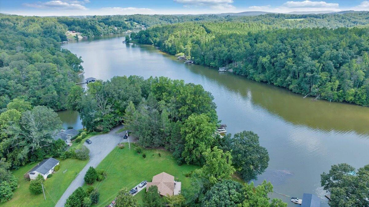 112 Crescent LN - Photo 85