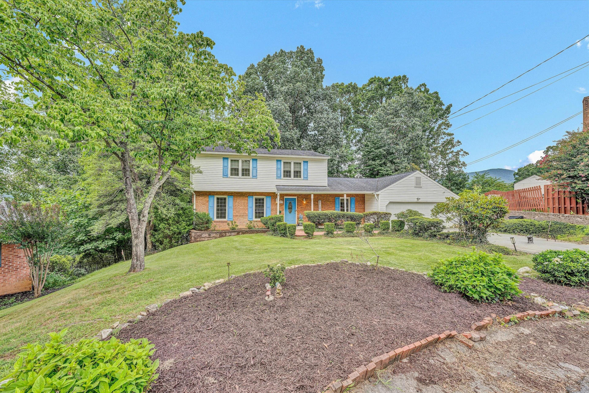 3936 Skylark CIR - Photo 3