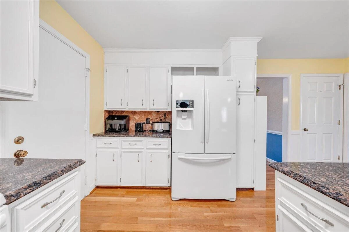 1905 Queensmill DR - Photo 13