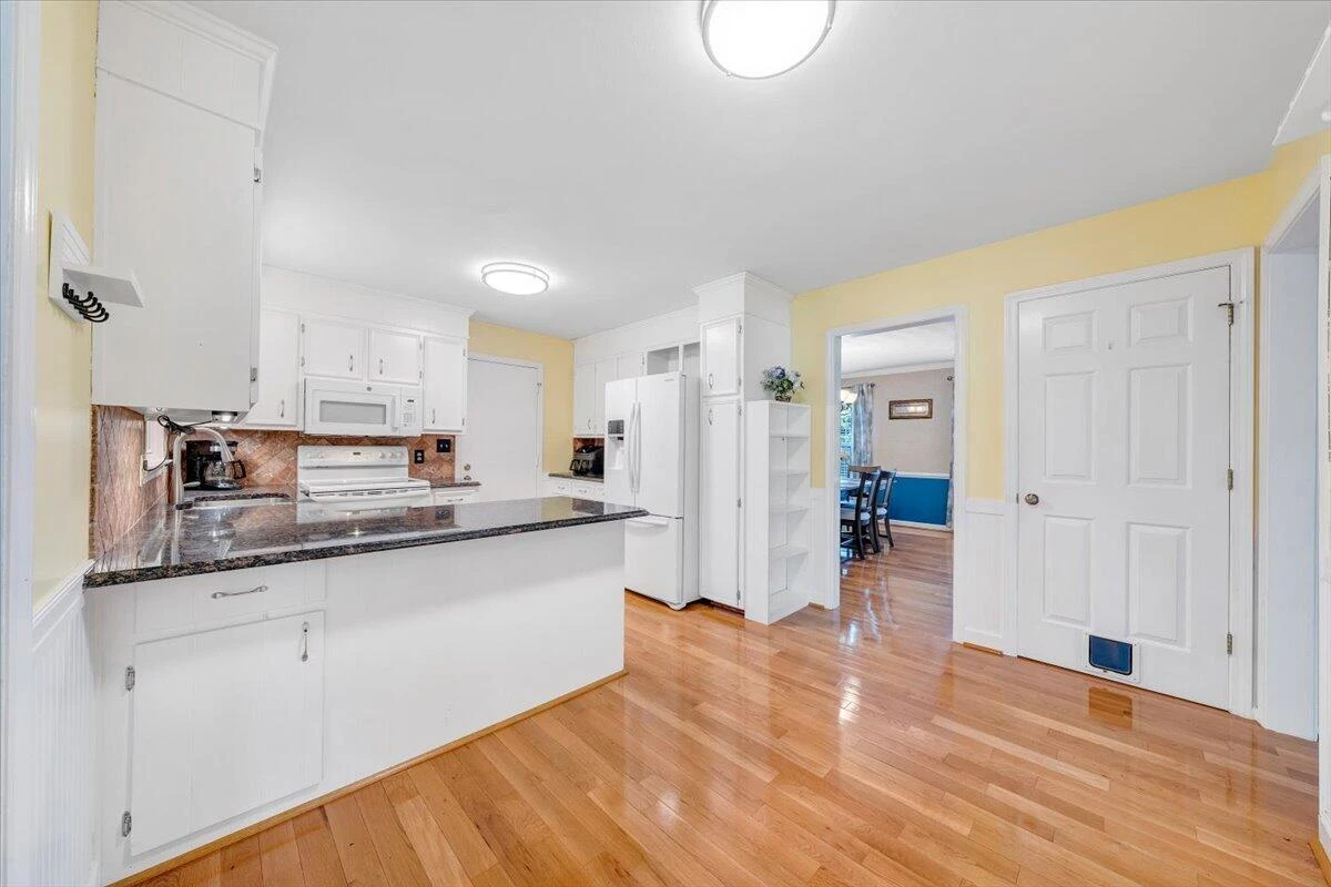 1905 Queensmill DR - Photo 16