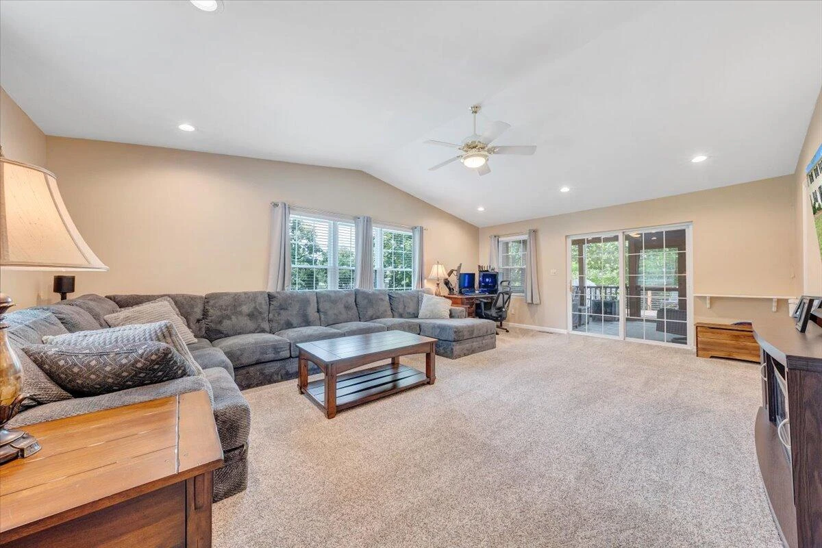 1905 Queensmill DR - Photo 18