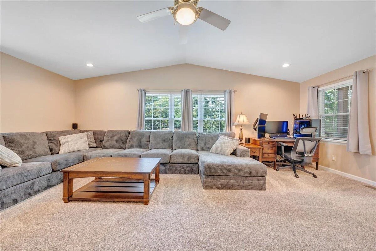 1905 Queensmill DR - Photo 19