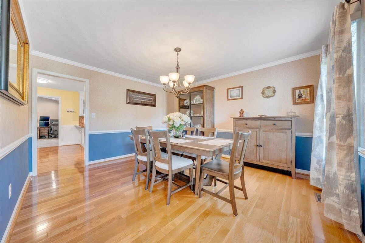 1905 Queensmill DR - Photo 7