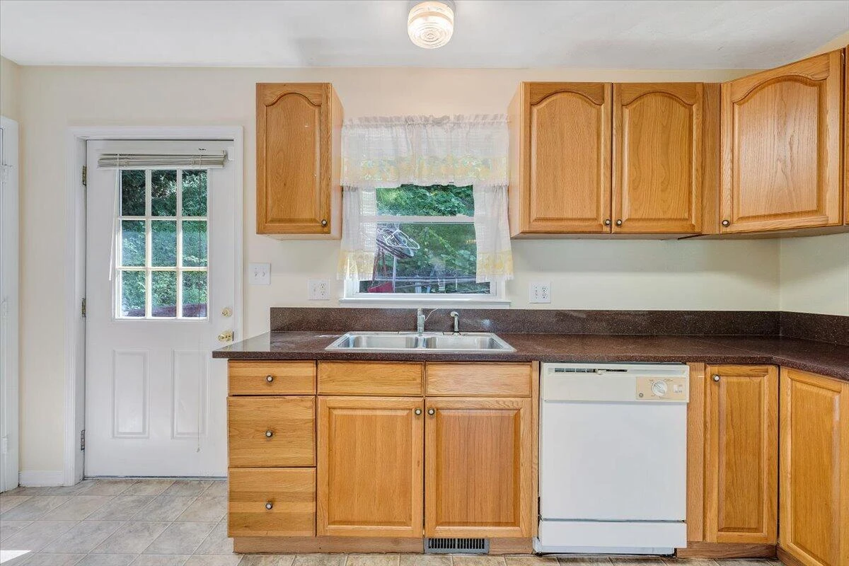 739 Riverland RD SE - Photo 12