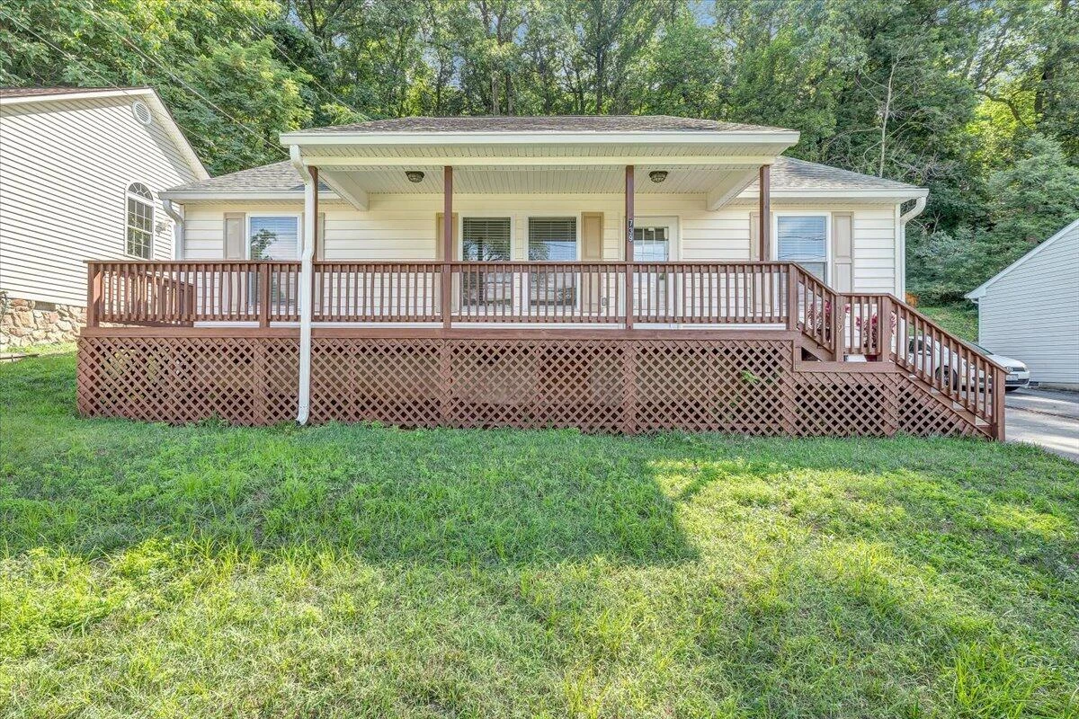 739 Riverland RD SE - Photo 2