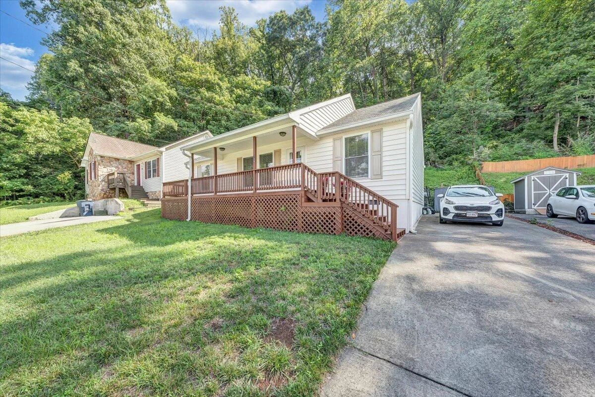 739 Riverland RD SE - Photo 26
