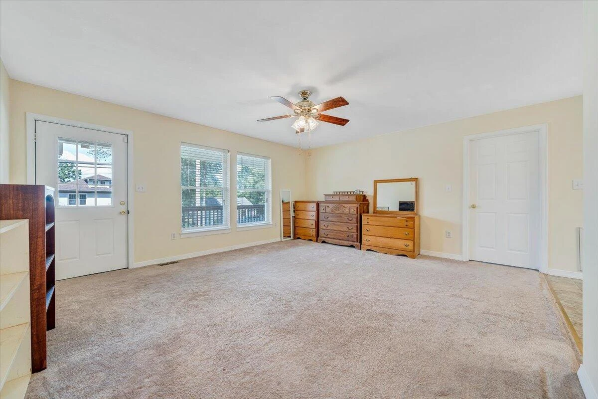 739 Riverland RD SE - Photo 4