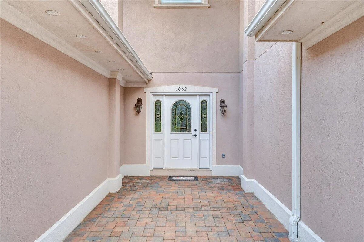 1062 Siesta Key CT - Photo 4