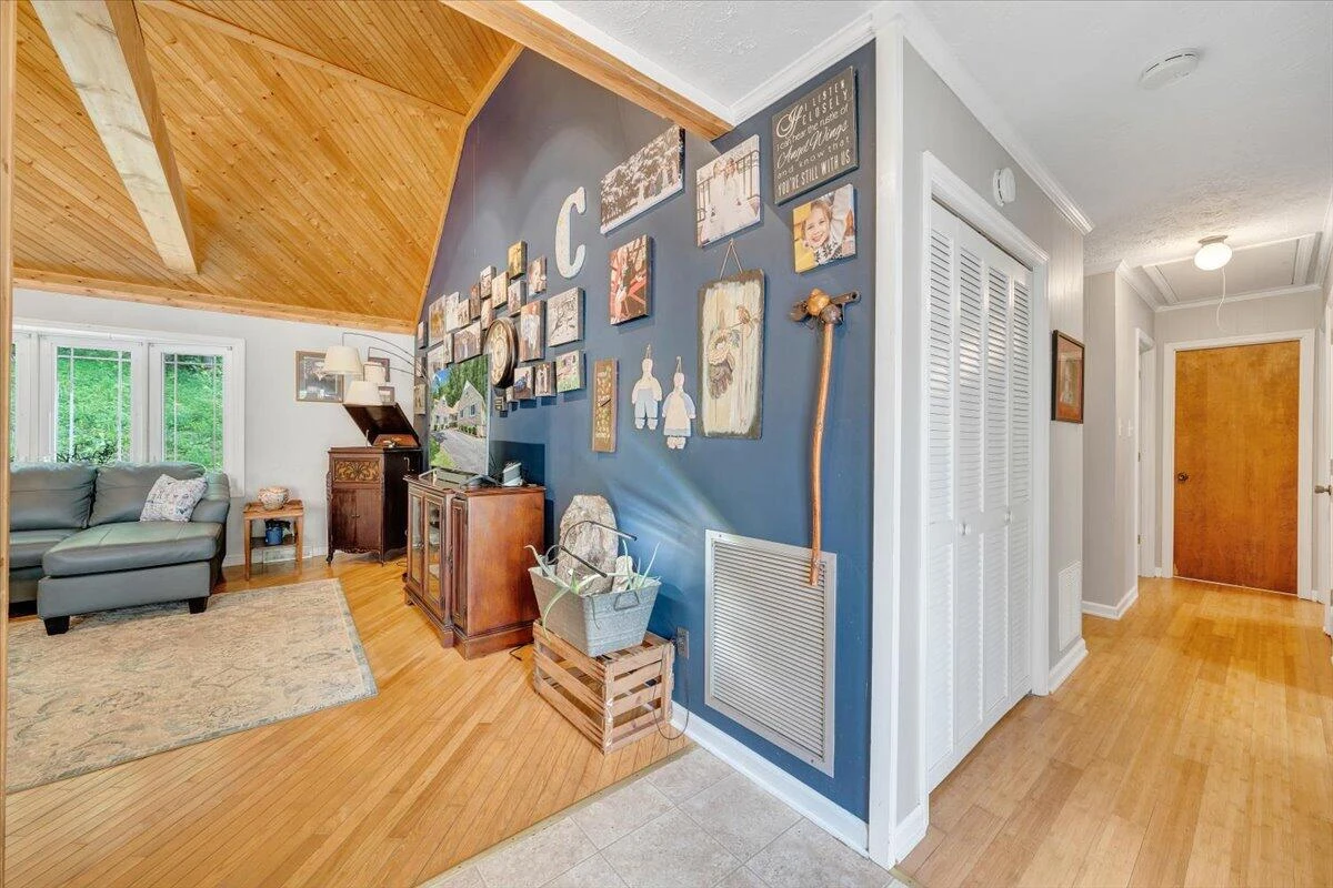 6796 Charlemont RD - Photo 13
