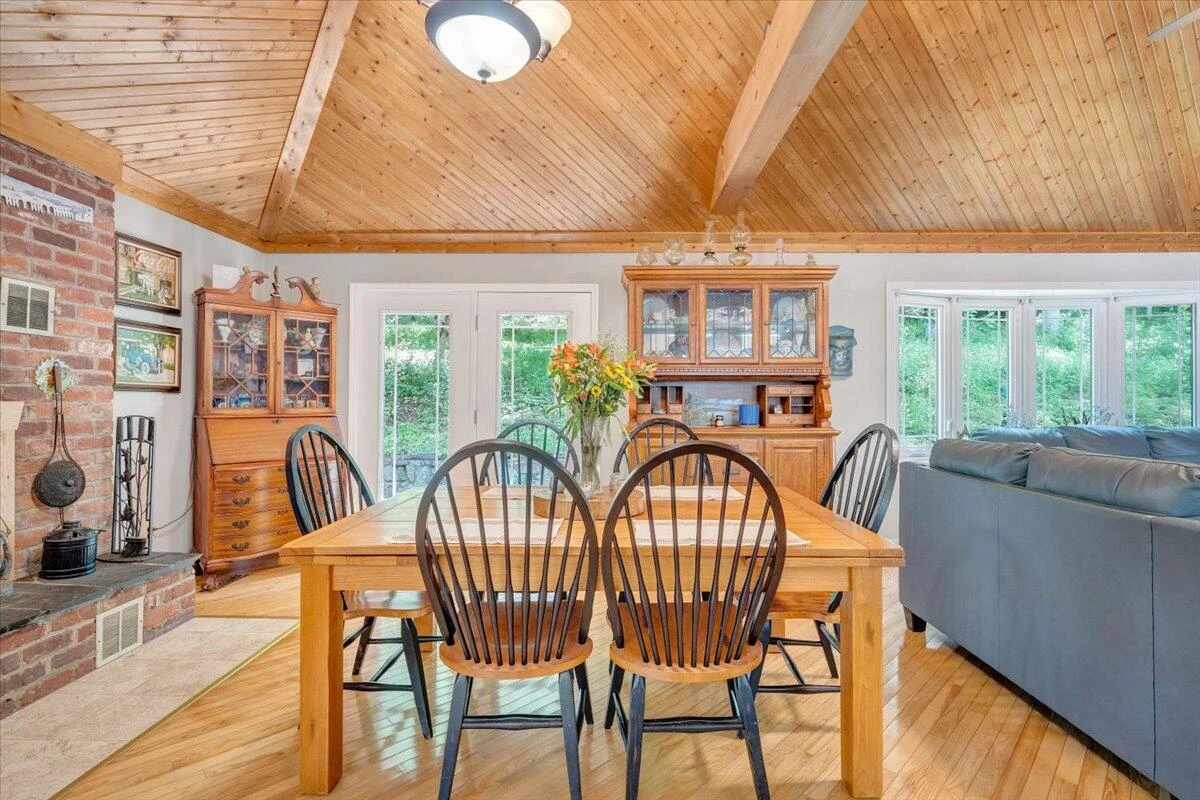 6796 Charlemont RD - Photo 21