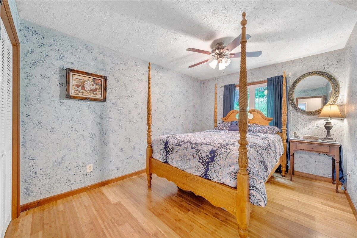 6796 Charlemont RD - Photo 32