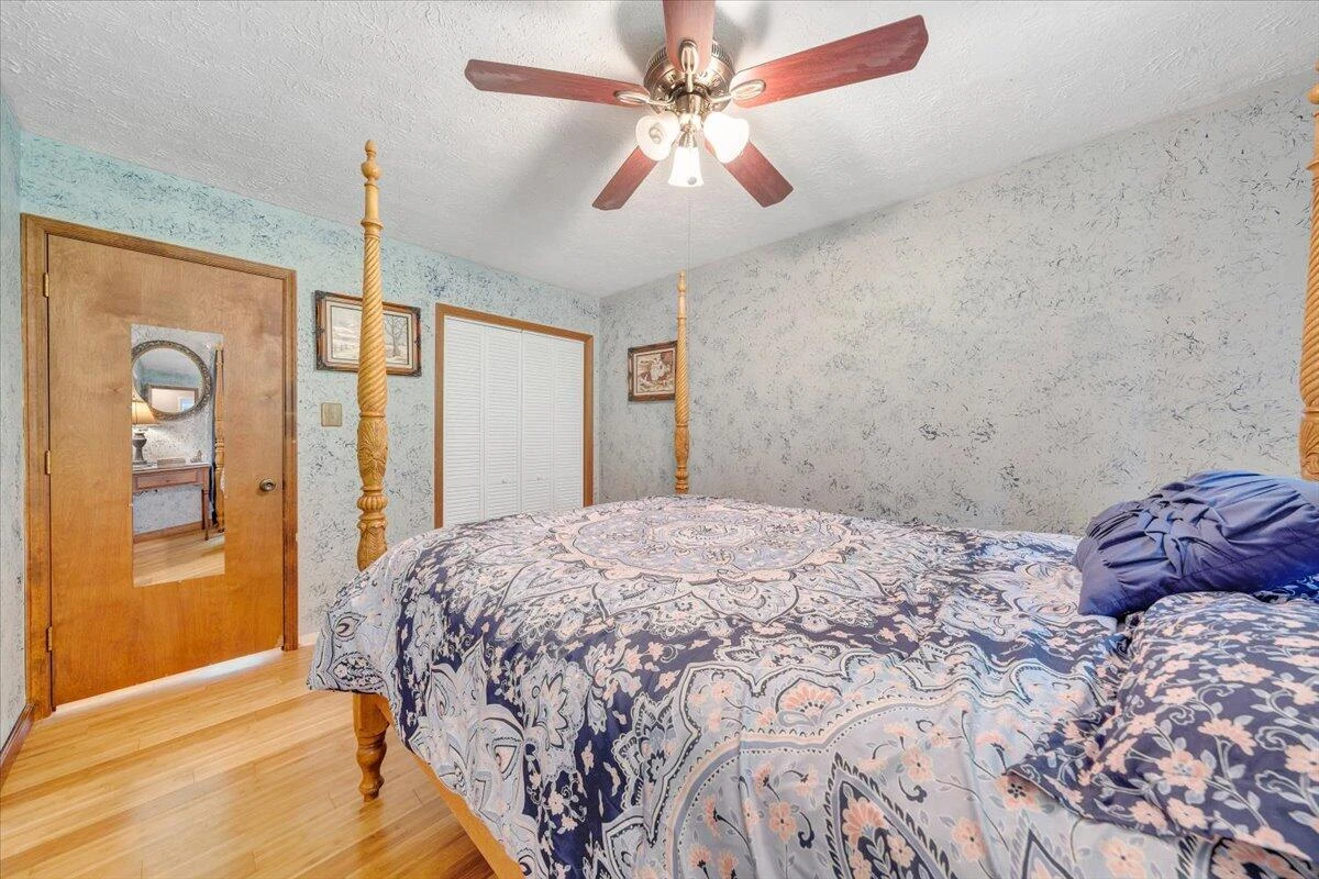 6796 Charlemont RD - Photo 33
