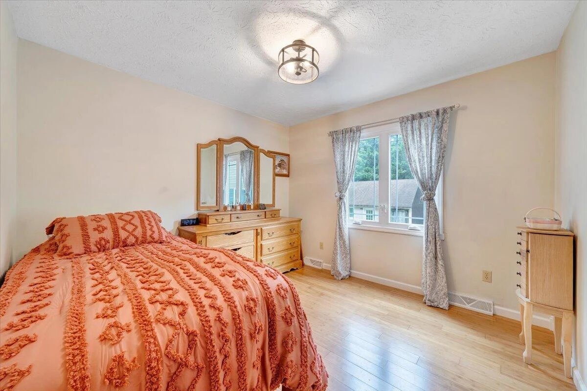 6796 Charlemont RD - Photo 34
