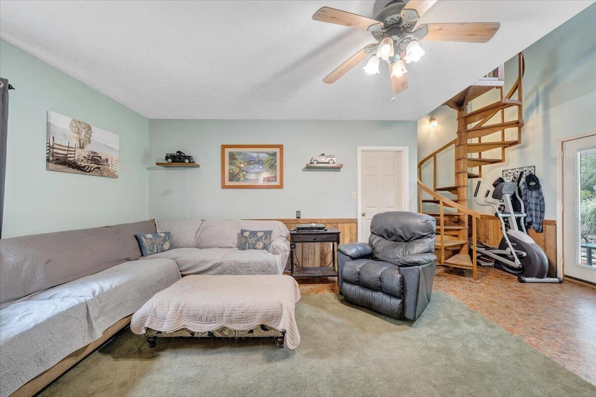 6796 Charlemont RD - Photo 39