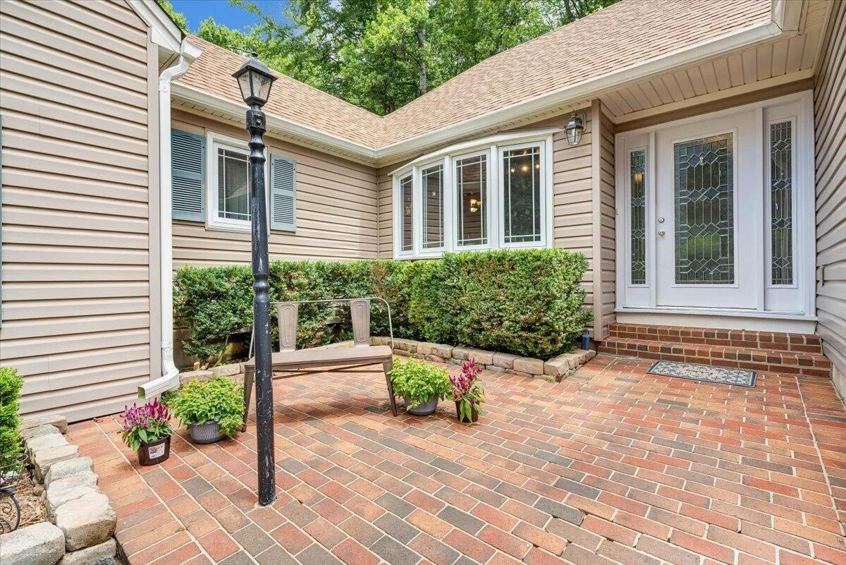 6796 Charlemont RD - Photo 5