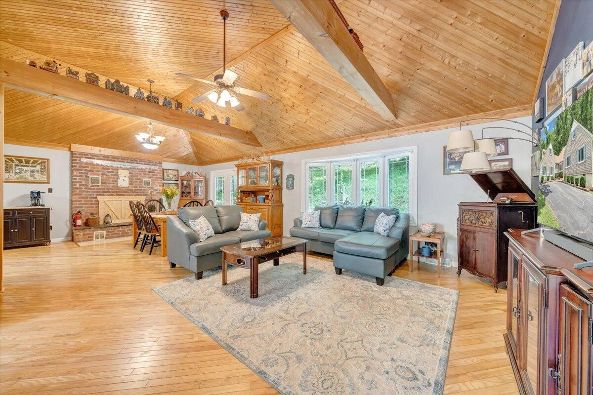 6796 Charlemont RD - Photo 6
