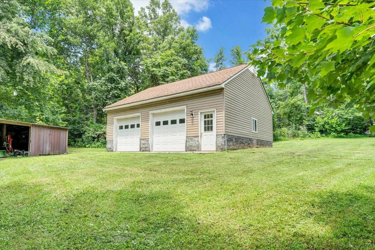 6796 Charlemont RD - Photo 71