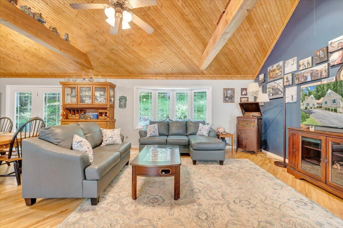 6796 Charlemont RD - Photo 8