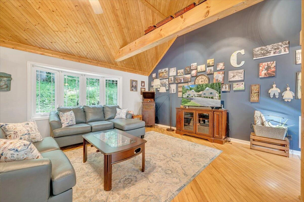 6796 Charlemont RD - Photo 9