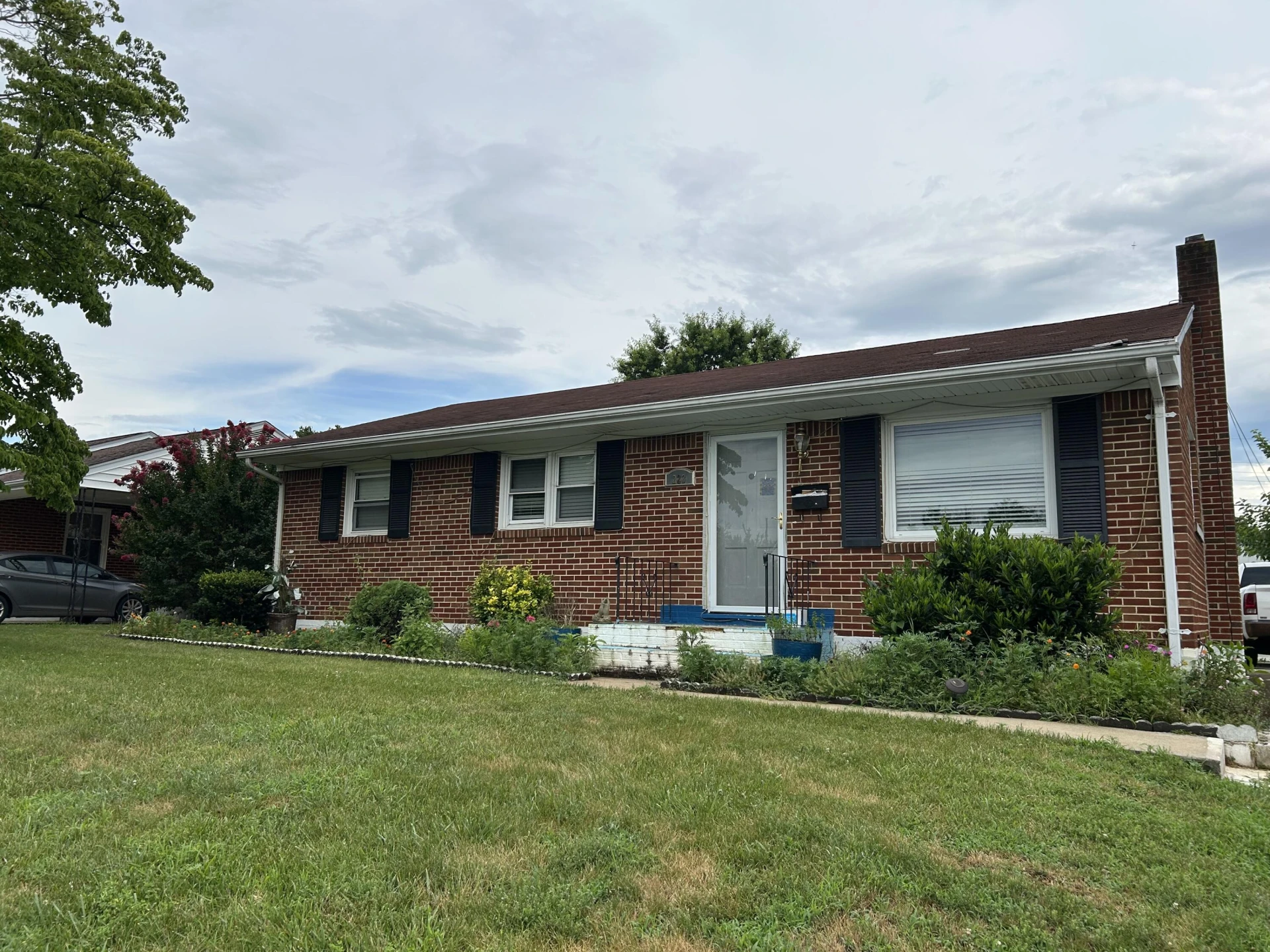 223 Oaklawn AVE NE