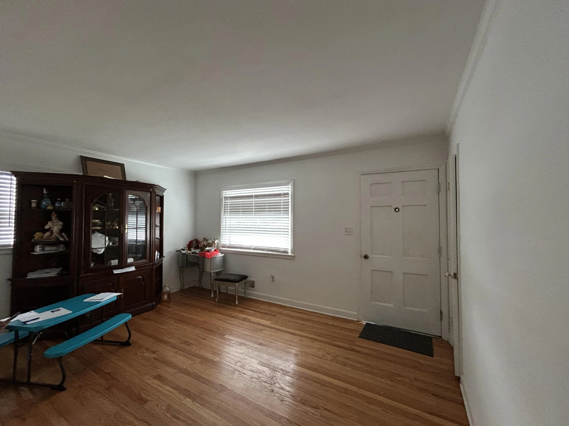 223 Oaklawn AVE NE - Photo 4