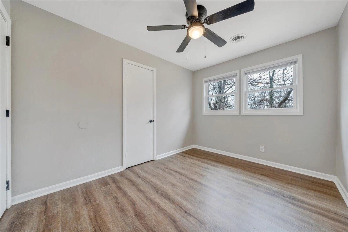 526 Glendale ST - Photo 13