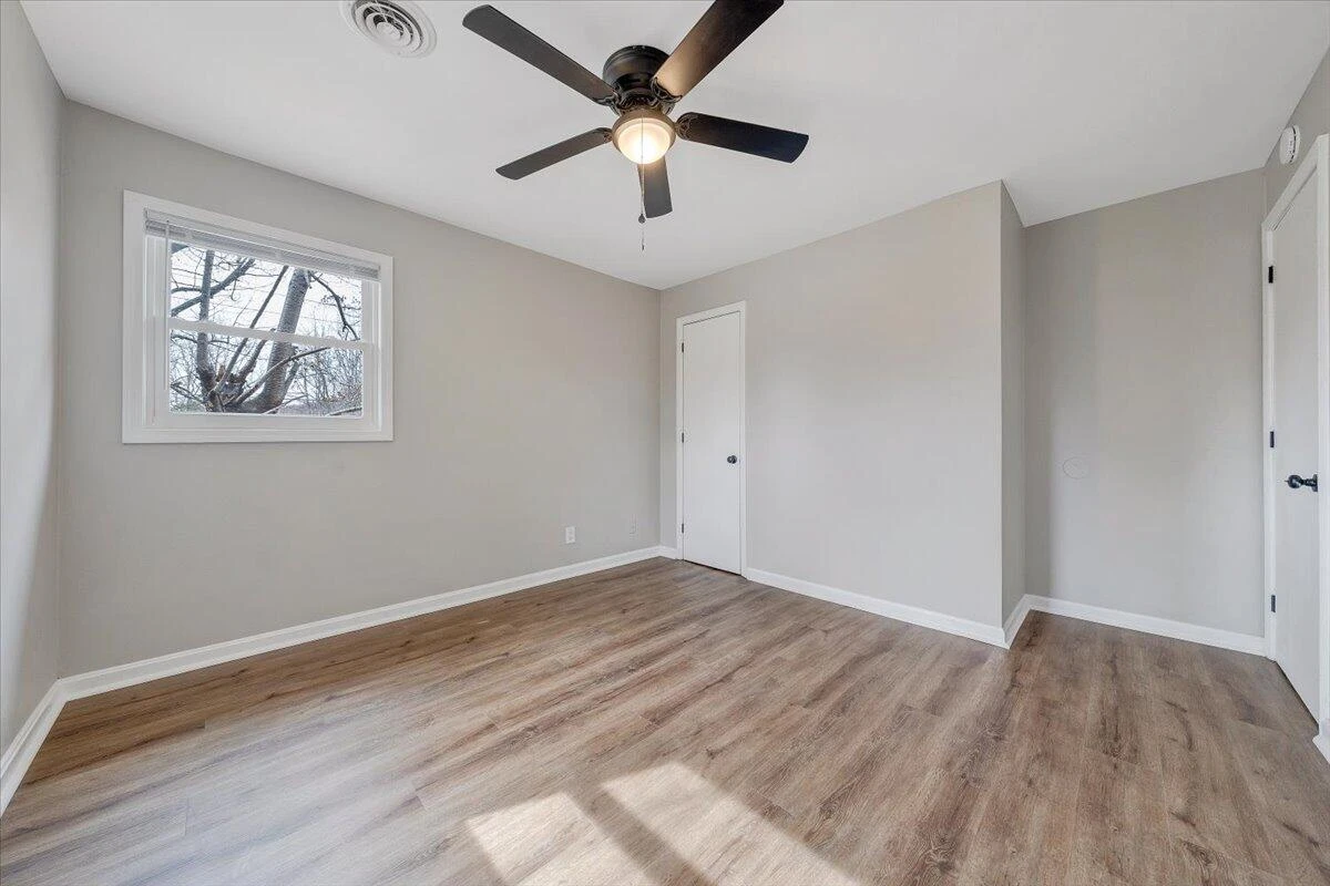 526 Glendale ST - Photo 15
