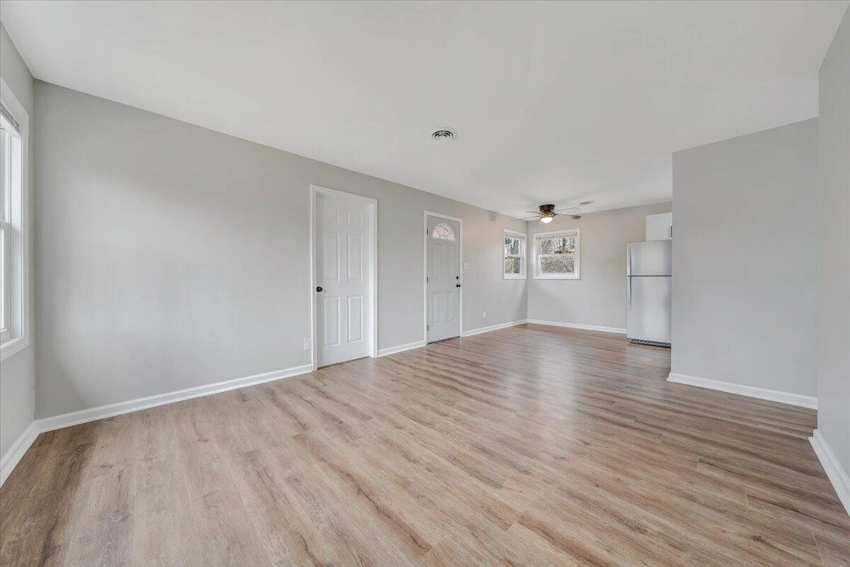 526 Glendale ST - Photo 3