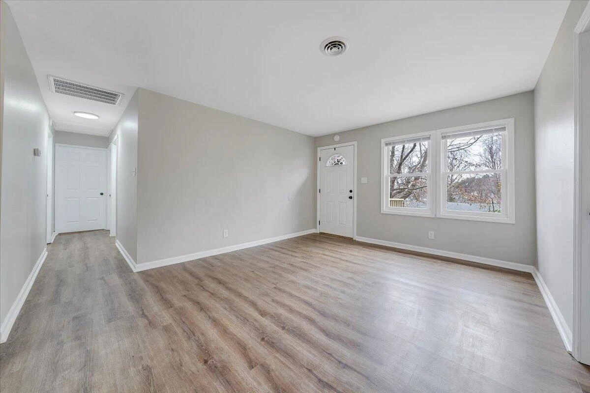 526 Glendale ST - Photo 5