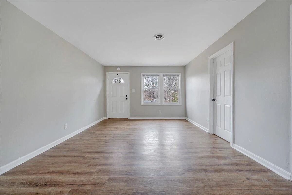 526 Glendale ST - Photo 6