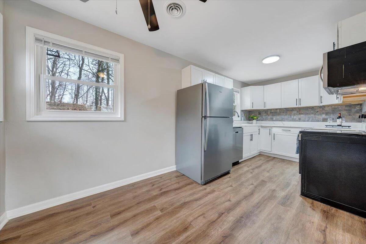 526 Glendale ST - Photo 8