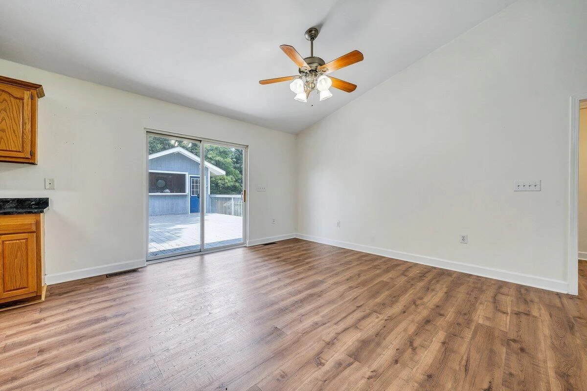 420 Stonybrook RD - Photo 12